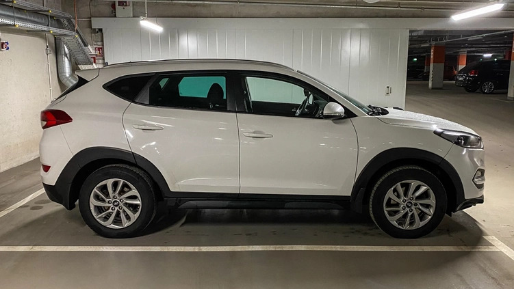 Hyundai Tucson cena 61999 przebieg: 198900, rok produkcji 2017 z Nysa małe 56